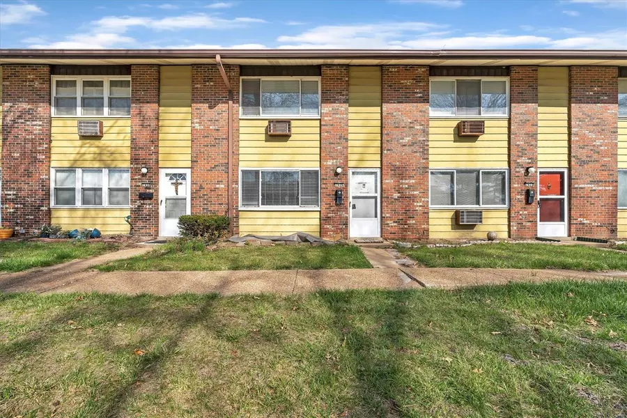 7426 Sieloff DR, Hazelwood, MO 63042