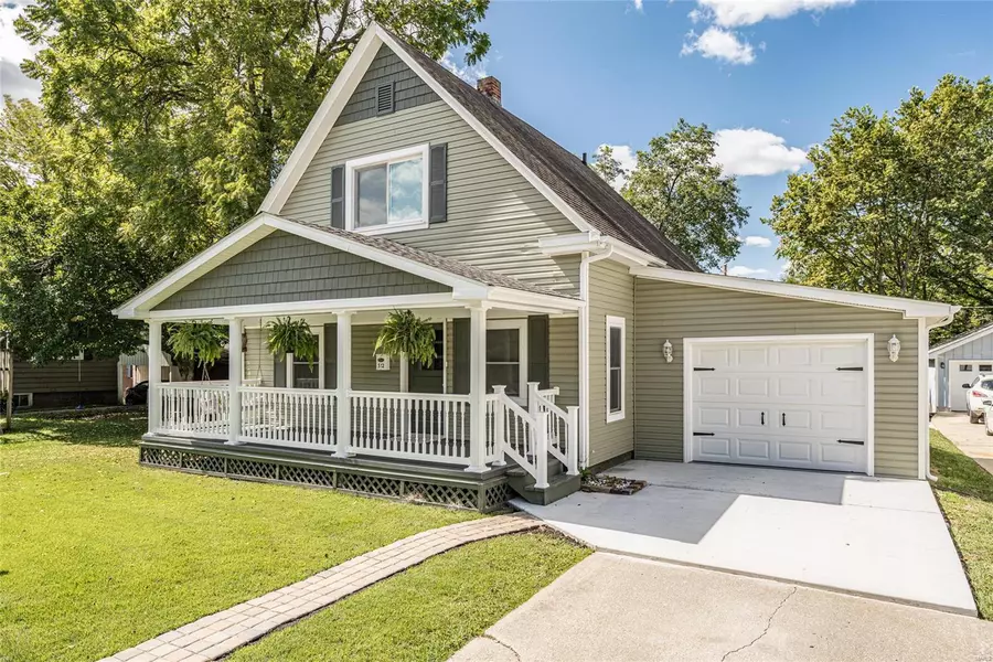 512 Jefferson, Hillsboro, IL 62049