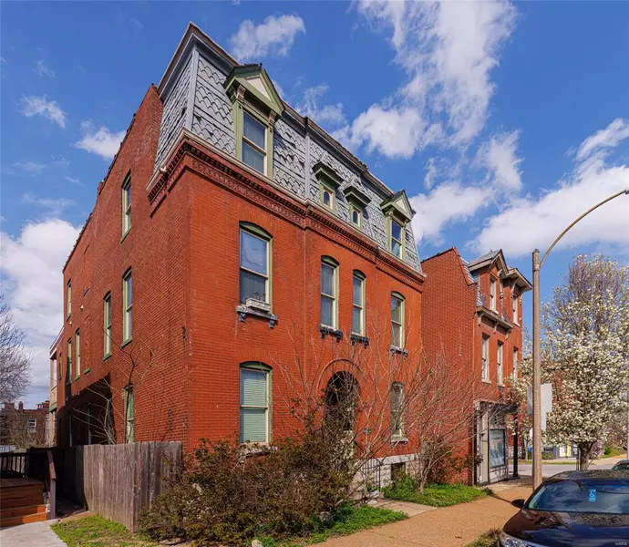 2803 Wyoming, St Louis, MO 63118