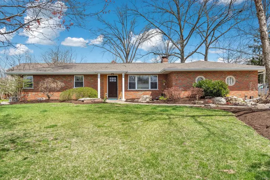 9917 Winkel RD, St Louis, MO 63128