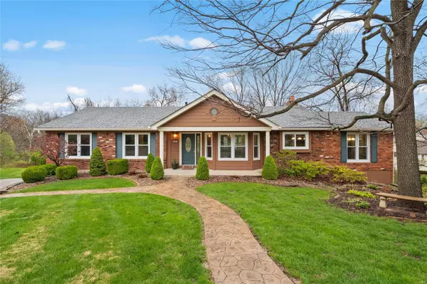 2916 Westover PL, St Charles, MO 63301