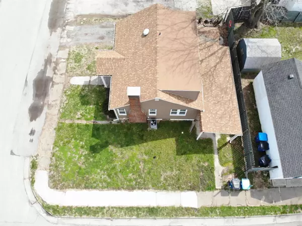 Wood River, IL 62095,102 Eula AVE