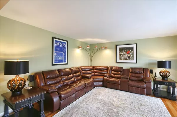 Ballwin, MO 63011,338 Norwood CIR