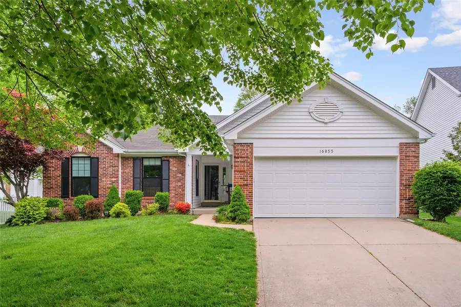 16855 Crystal Springs DR, Chesterfield, MO 63005