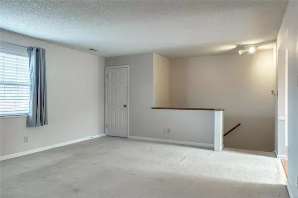 St Louis, MO 63144,1606 Oriole LN