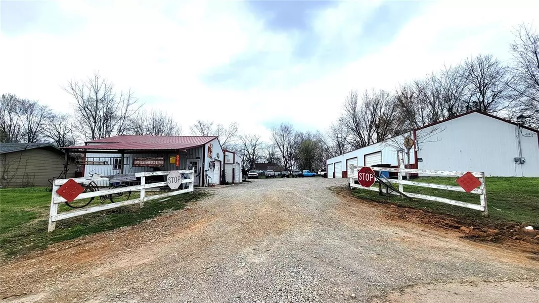 322 Schulte RD, Fredericktown, MO 63645