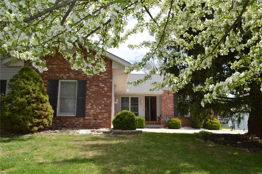 297 Maple Summit RD, Jerseyville, IL 62052