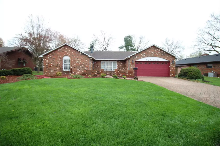 2572 Westmoreland DR, Granite City, IL 62040