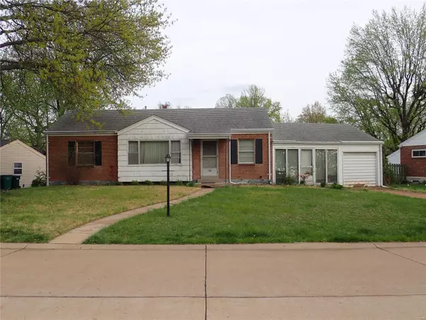102 W Rose AVE, Webster Groves, MO 63119