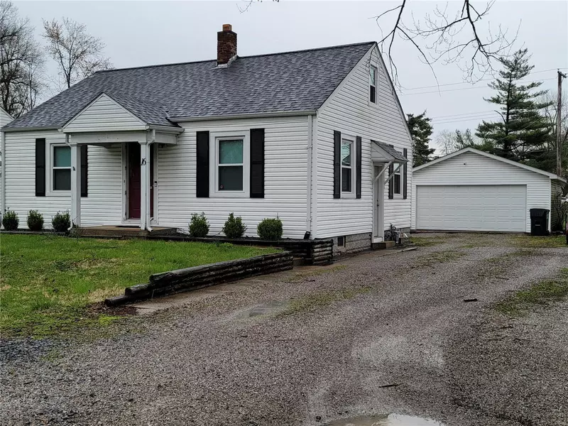 16 Roselawn AVE, Fairview Heights, IL 62208