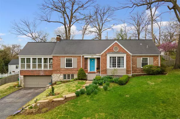 1545 Forest View DR, Warson Woods, MO 63122