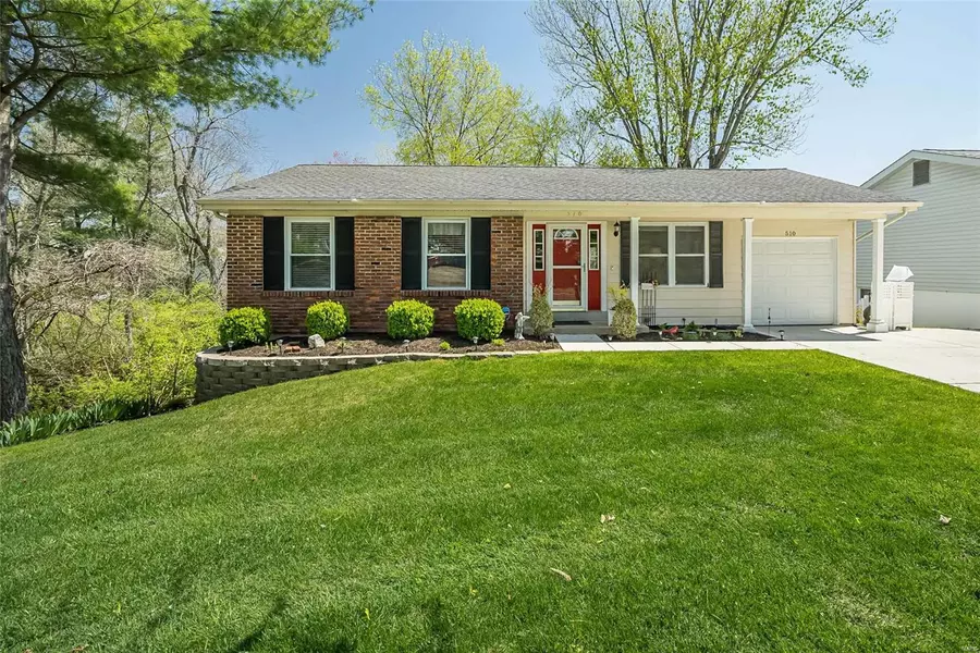 510 Wyncrest DR, Ballwin, MO 63011