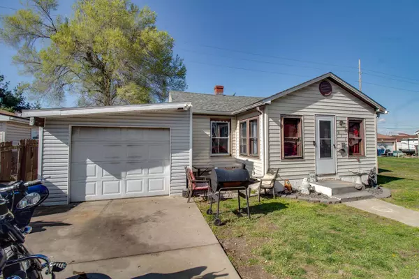 Wood River, IL 62095,911 E Penning AVE