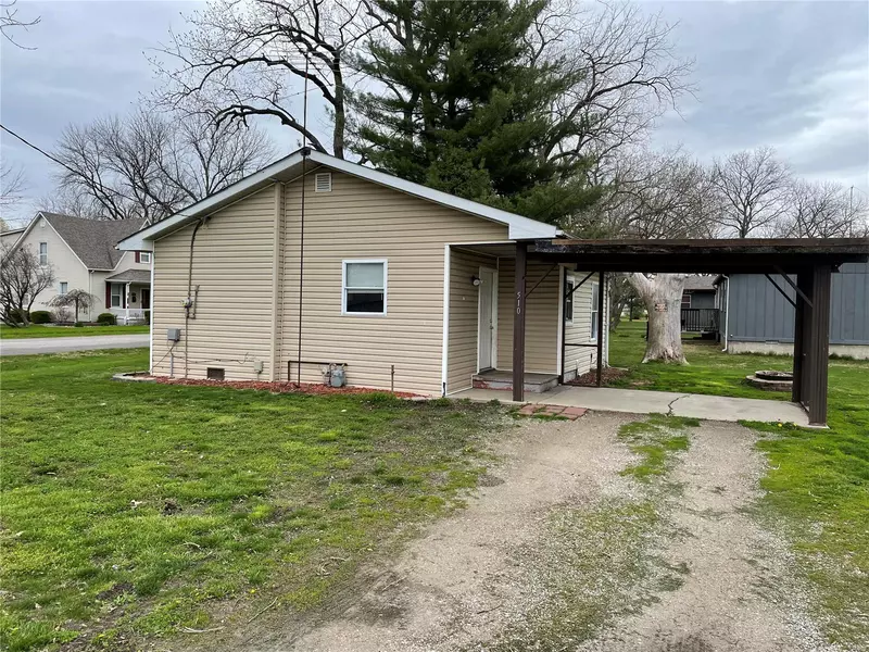 510 E Beckemeyer AVE, Beckemeyer, IL 62219