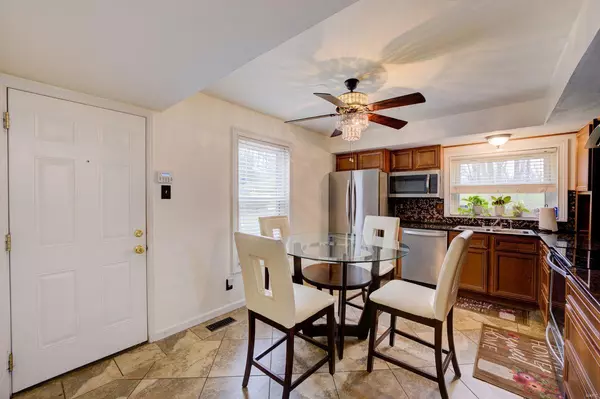 Florissant, MO 63034,14521 Soho DR