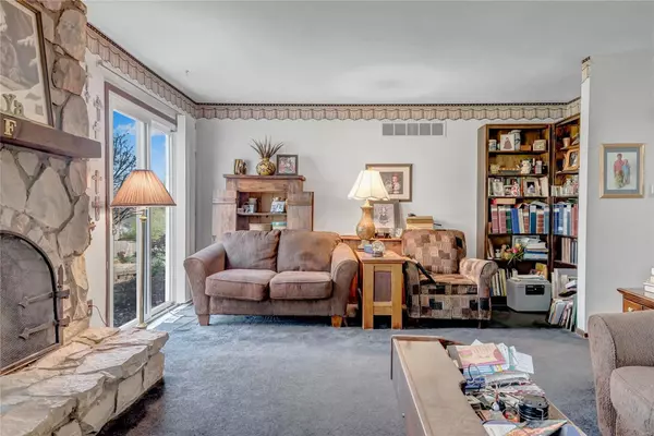 Chesterfield, MO 63017,1976 Willow Lake DR