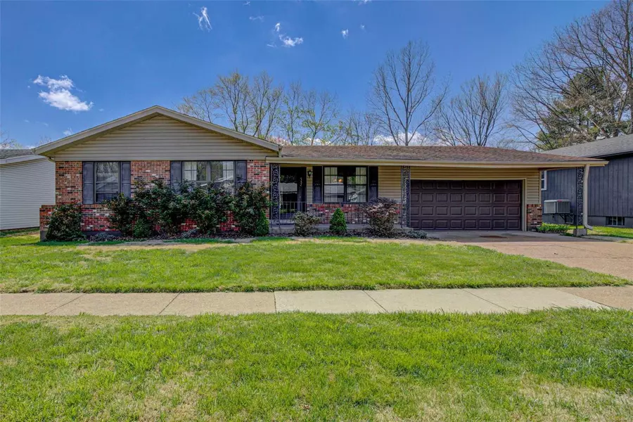 732 Shallowcreek Vw, Manchester, MO 63021