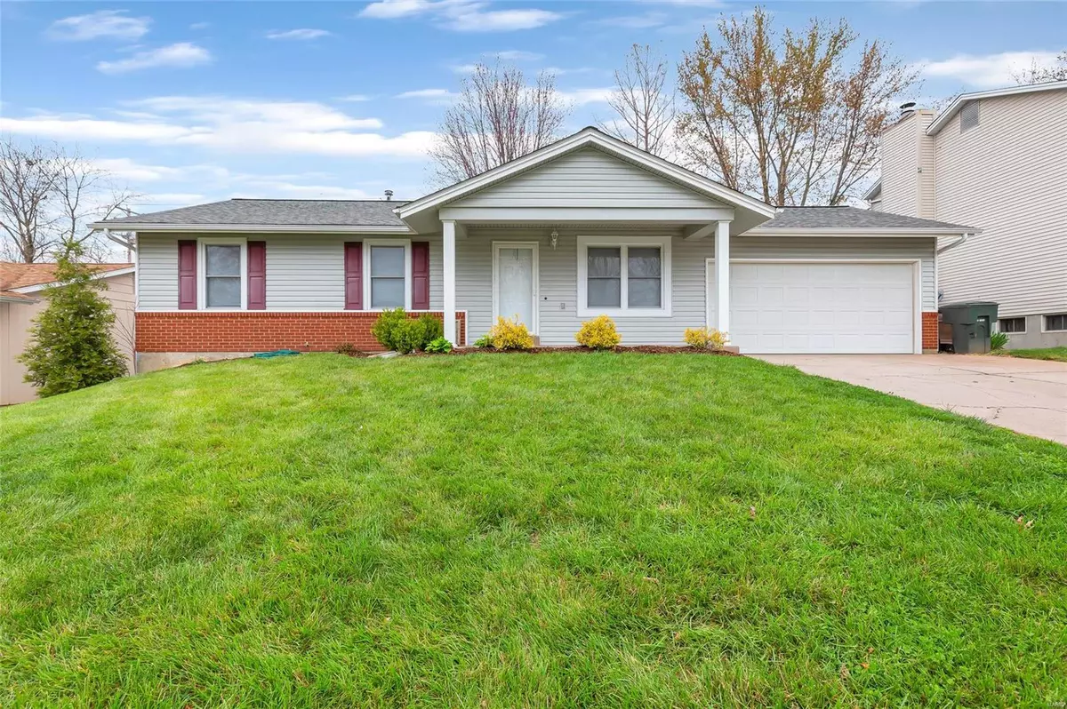 St Peters, MO 63376,8 Pinon Pine CT