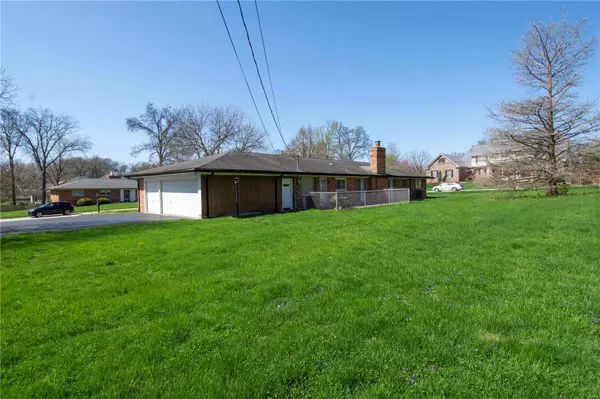 Olivette, MO 63132,1 Marbrooke LN