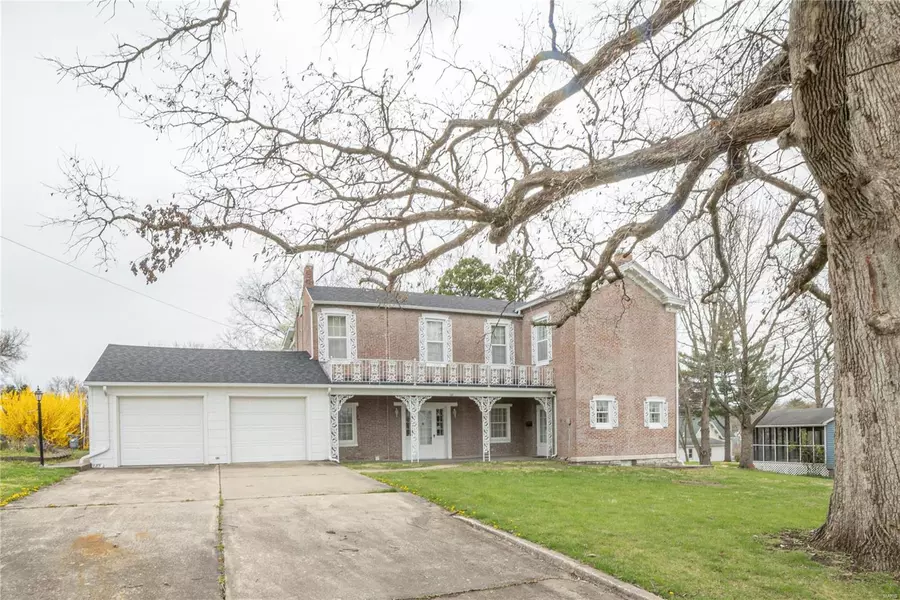 135 Bodine ST, Paris, MO 65275