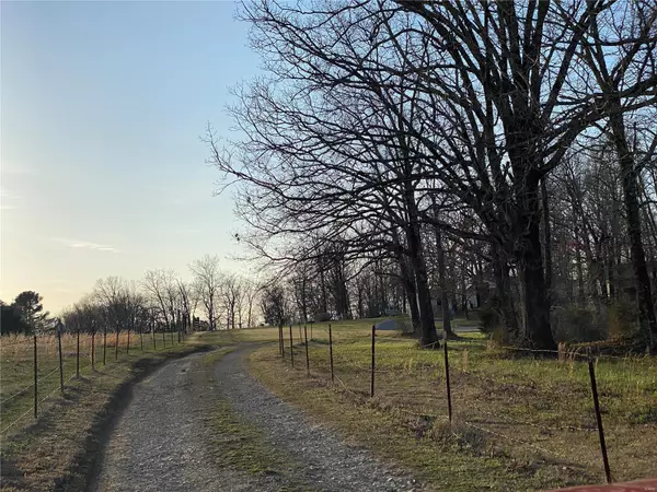 Poplar Bluff, MO 63901,1207 County Road 482