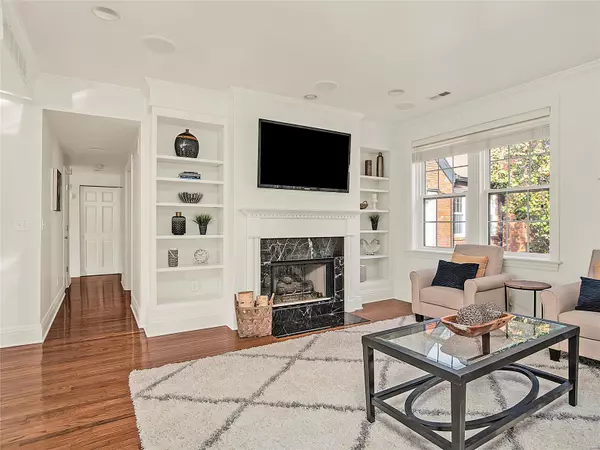 Clayton, MO 63105,7540 Wydown BLVD #3B