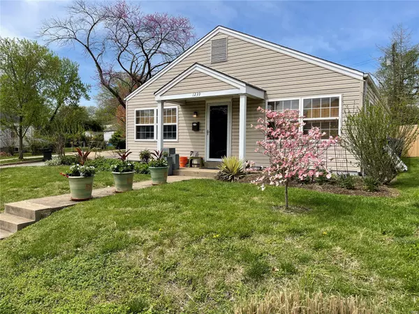 1239 Louisville AVE,  St Louis,  MO 63139