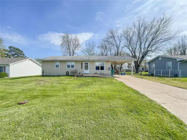 Owensville, MO 65066,818 W Franklin AVE