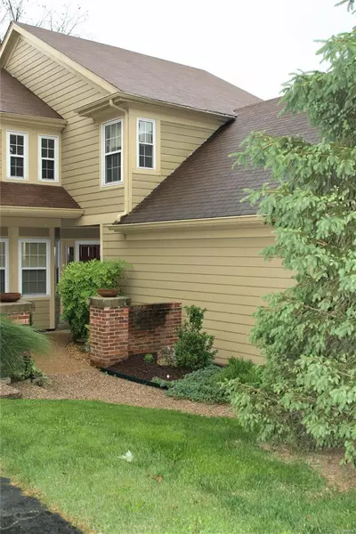 12140 Autumn Lakes DR, Maryland Heights, MO 63043