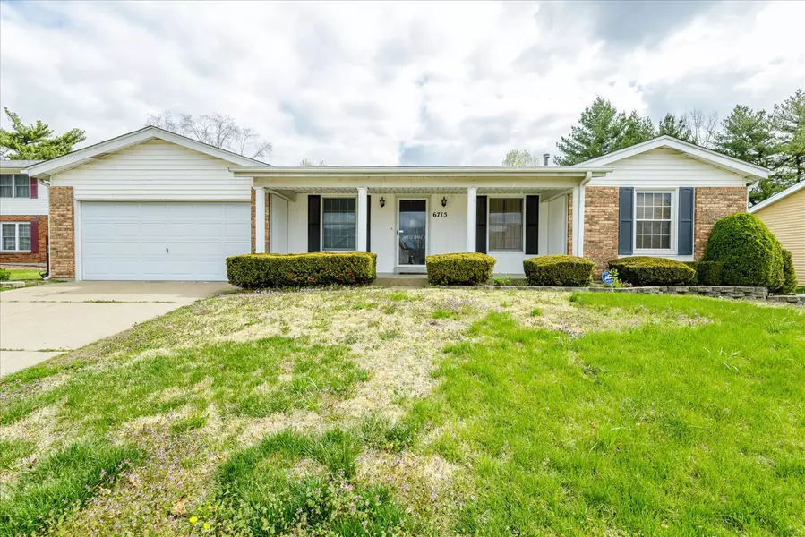 6715 Christina Marie LN, Hazelwood, MO 63042