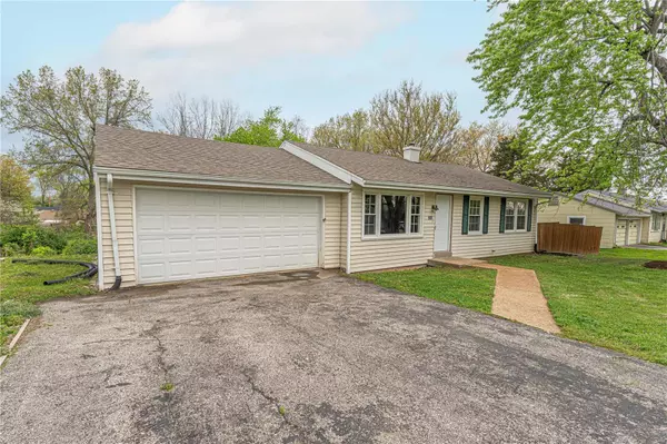 Ballwin, MO 63021,609 Parker DR