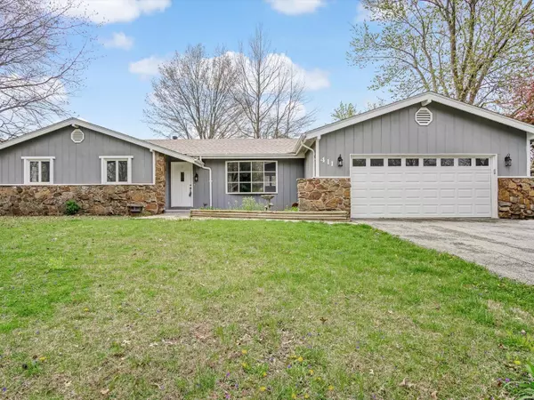 411 Arrowhead DR, Troy, IL 62294