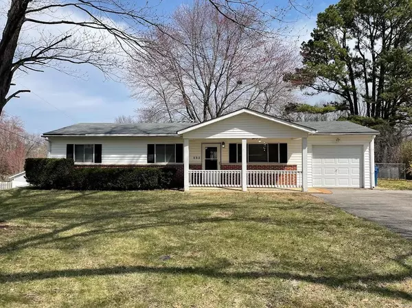 232 Howard DR, Ballwin, MO 63021