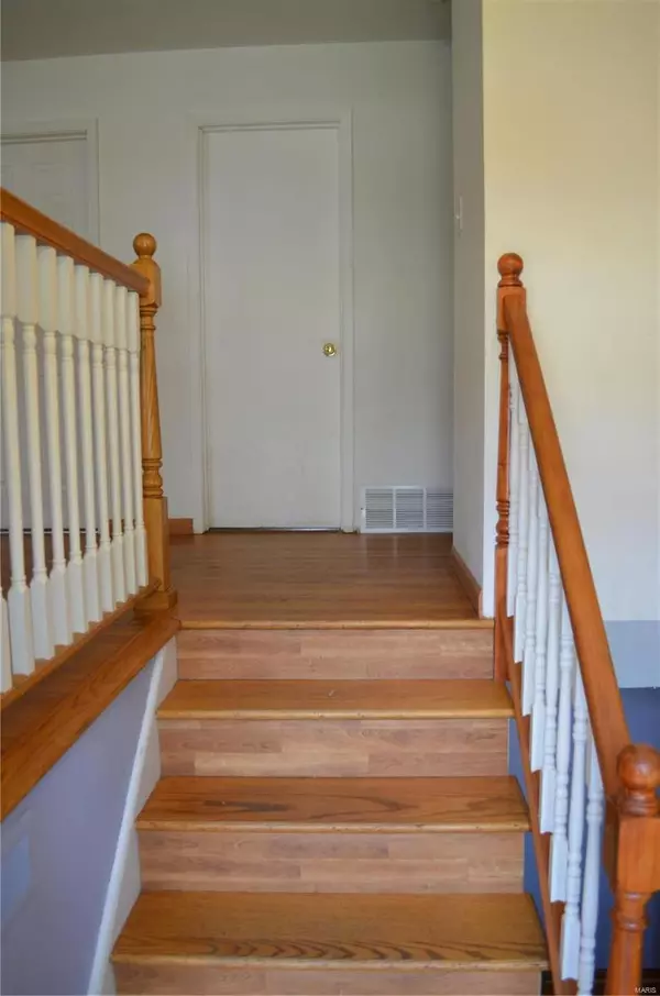 Hazelwood, MO 63042,722 Undercliff DR