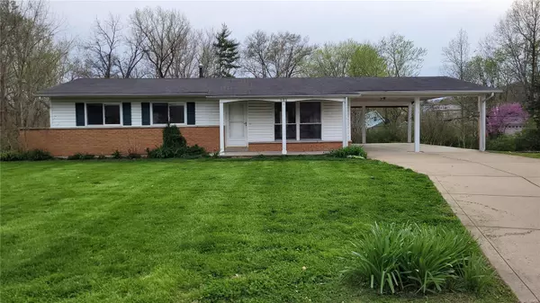 401 Ranch DR, Manchester, MO 63011