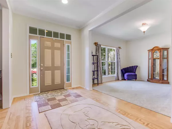 Ellisville, MO 63021,502 Summer Oak Circle