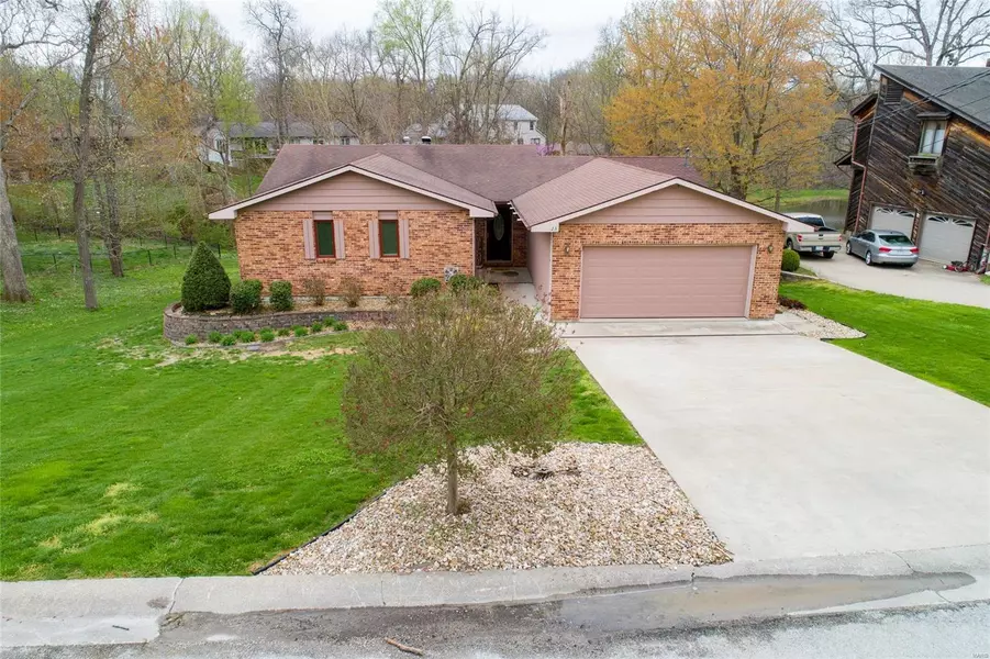 23 Oak Ridge Pond, Hannibal, MO 63401