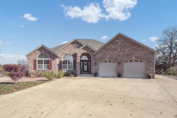 1401 Britany CT, Edwardsville, IL 62025