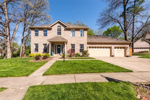 1 Donna CT, Edwardsville, IL 62025