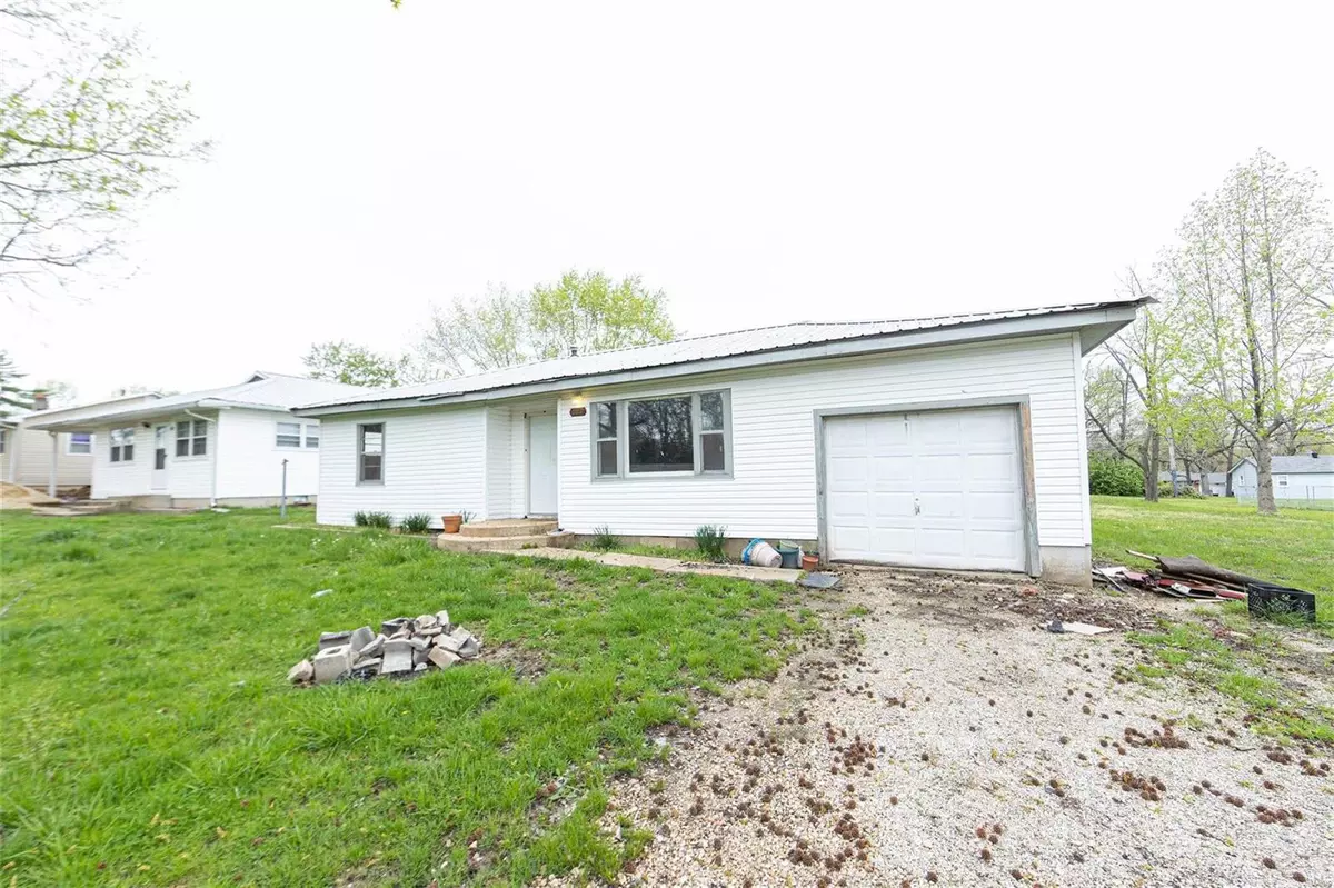 St James, MO 65559,607 E Springfield ST