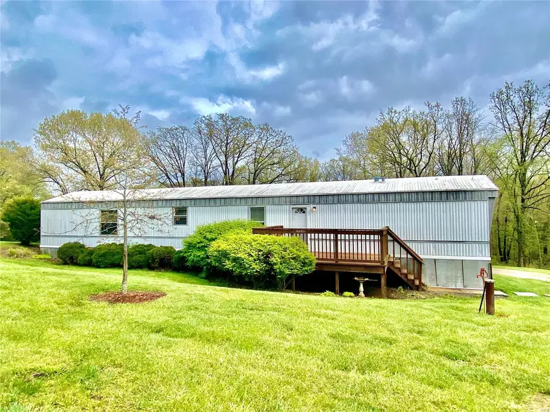 25260 Firetower RD, Warrenton, MO 63383