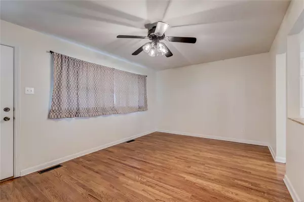 Florissant, MO 63031,825 Kostka LN