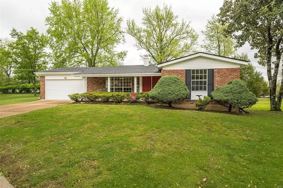 1078 Eaglepass Ct., Chesterfield, MO 63017