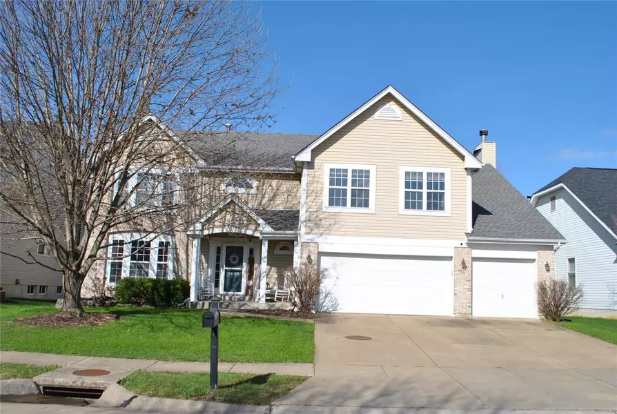 2026 Lunenburg DR, St Peters, MO 63376