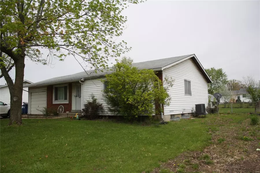 303 Bedford DR, Warrenton, MO 63383