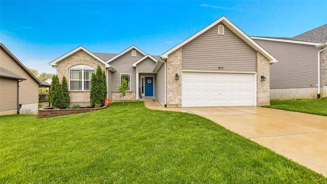 1317 Farnman DR, Herculaneum, MO 63048