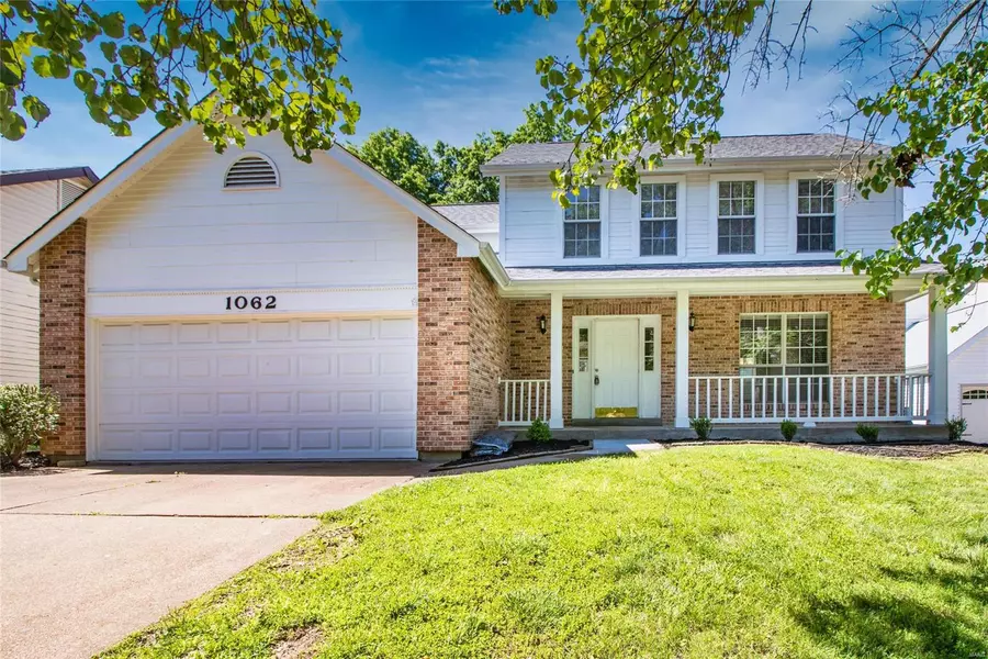 1062 Columbard DR, Ballwin, MO 63021