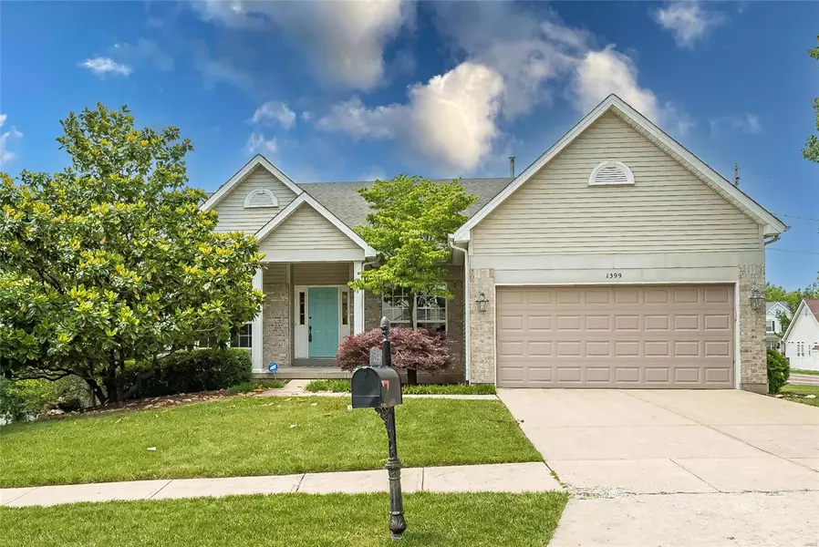 1399 Mosswoods DR, Fenton, MO 63026