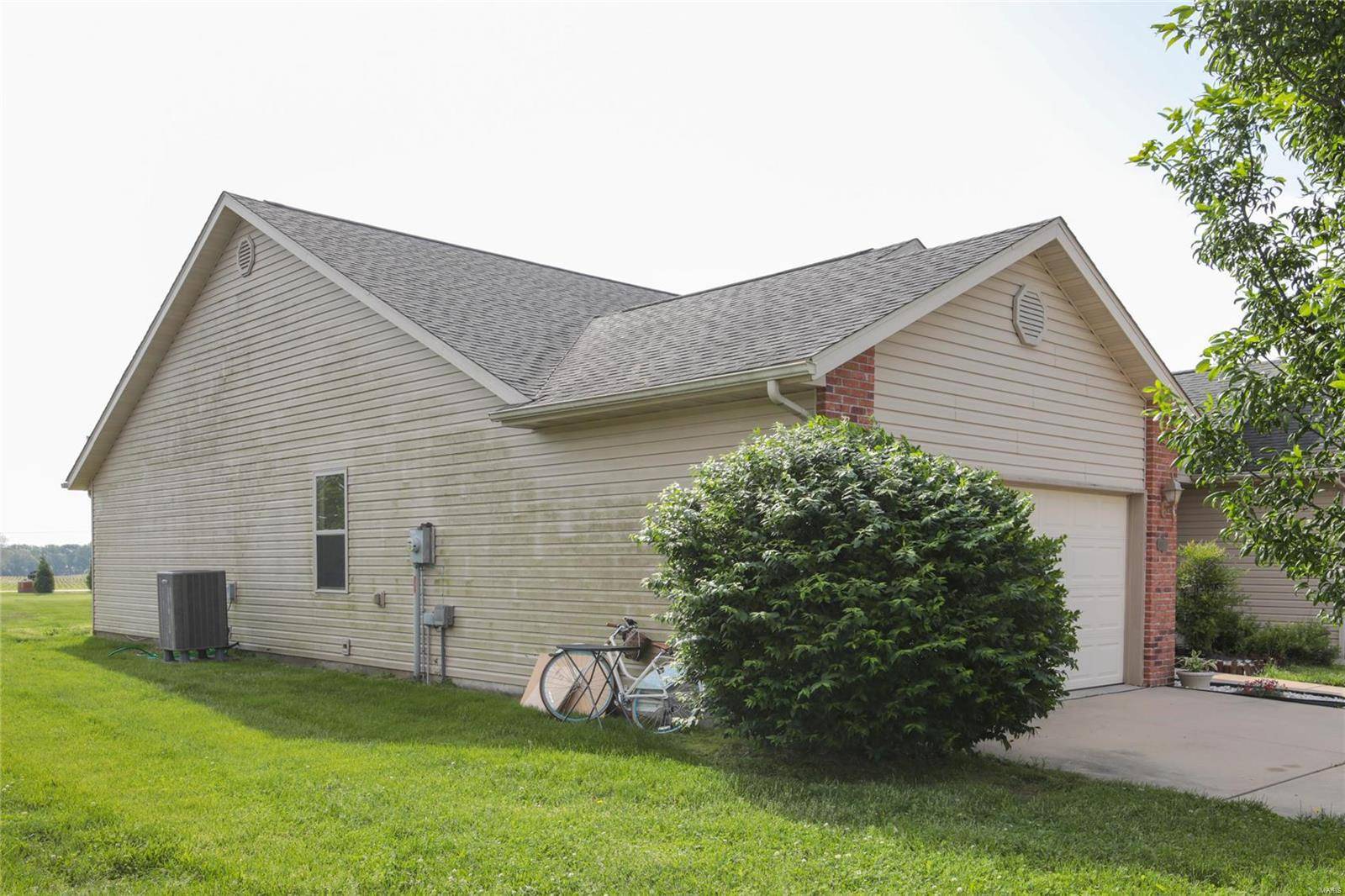 Lebanon, IL 62254,10957 Kentfield DR