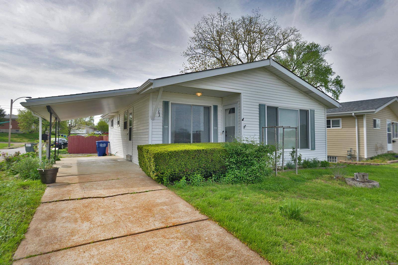 163 River City, St Louis, MO 63125